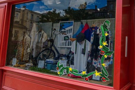 Sticker d'angle bas ruban étoiles et boules de Noël 2